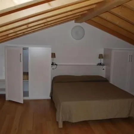 Stunning With Shared Pool