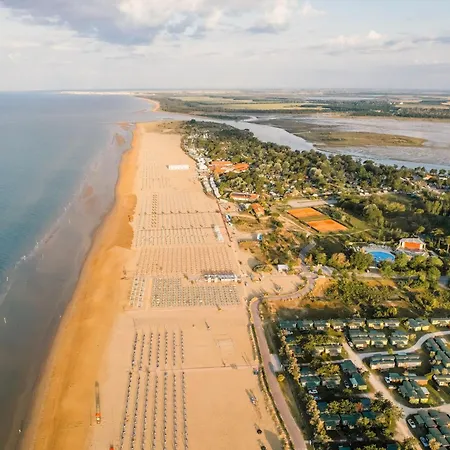 Stunning With Shared Pool Bibione
